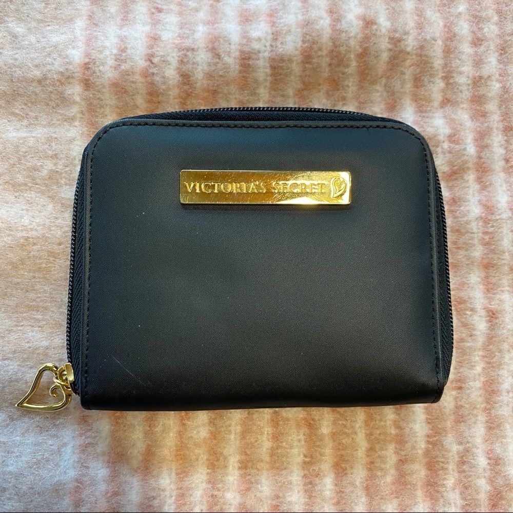 Victoria’s Secret Black Nylon Zip Around Wallet - Picture 1 of 9